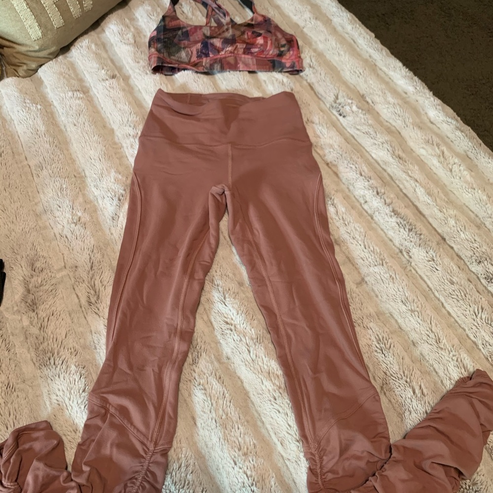Sale!Lululemon leggings and sport bra